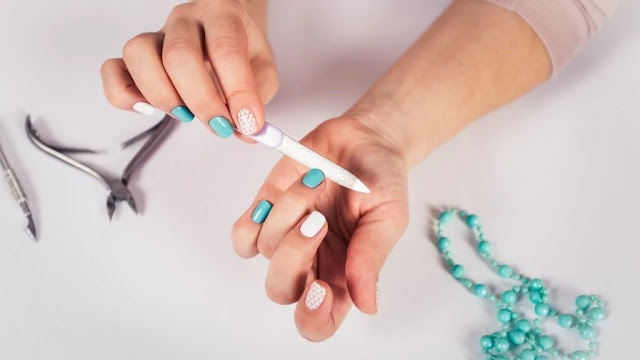 How to Thin Out Nail Polish