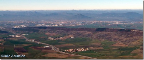 Vista de Pamplona desde la Higa de Monreal