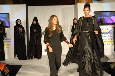 Dubai Abaya Fashion on Fashion Beauty N Modelling  Sheila And Abaya Fashion Show Dubai