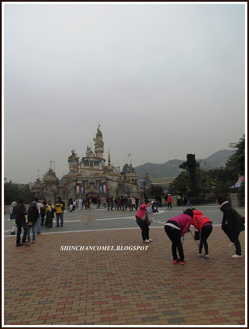 gambar disneyland hong kong istana castle