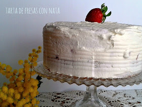 TARTA DE FRESAS CON NATA