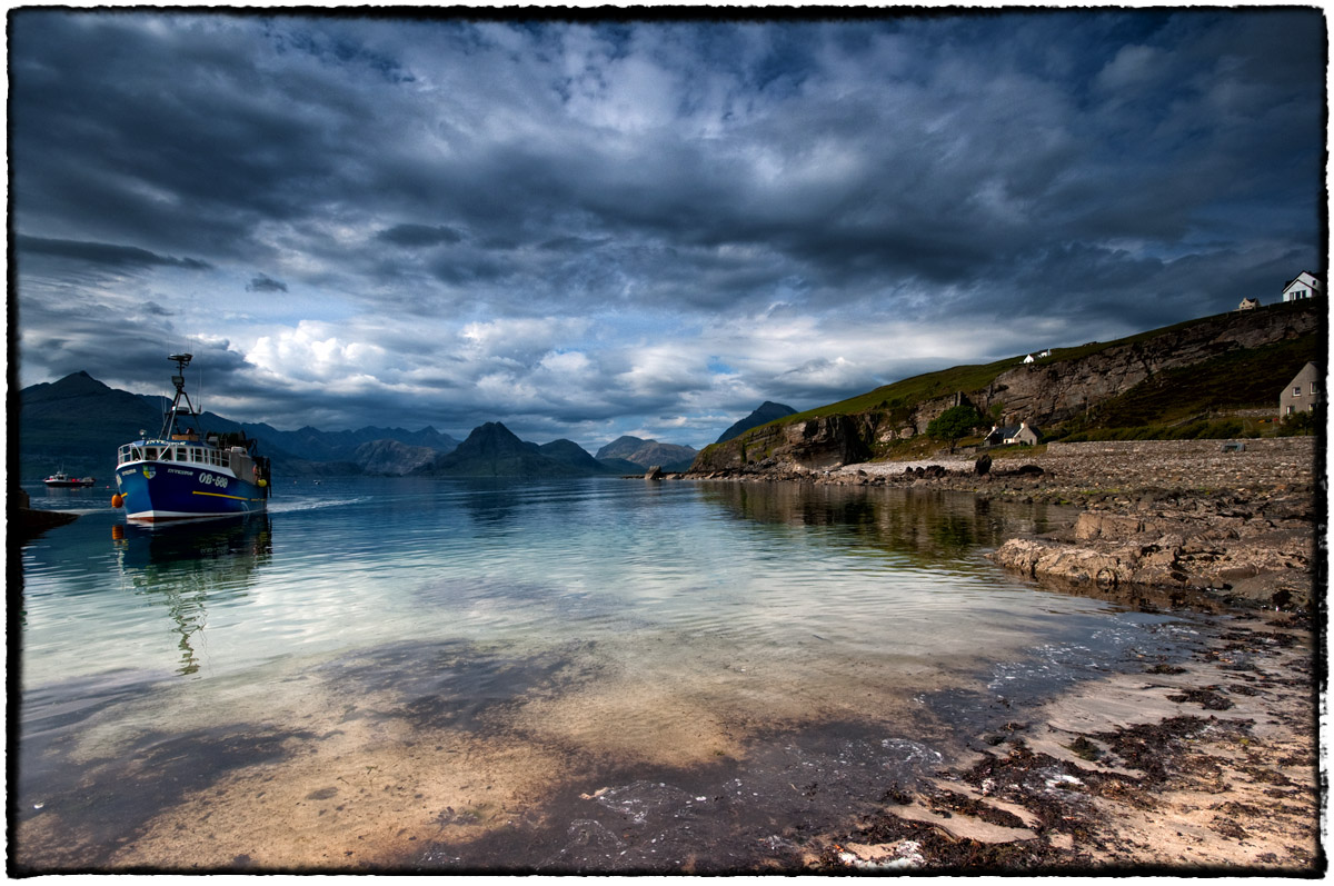 fishing boat arrives in Elgol