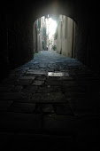 Dark and mysterious lane, Siena