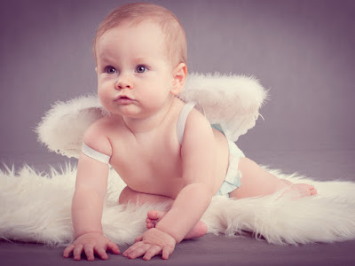 foto de bebe con alas de angelito
