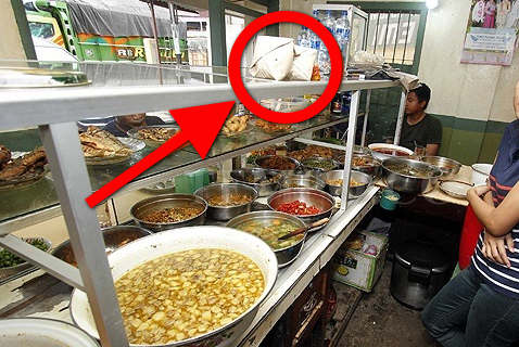 Penjual Yang Menyembunyikan Sesuatu di Makanannya, Ini Yang Akan Terjadi 20 Tahun Kemudian