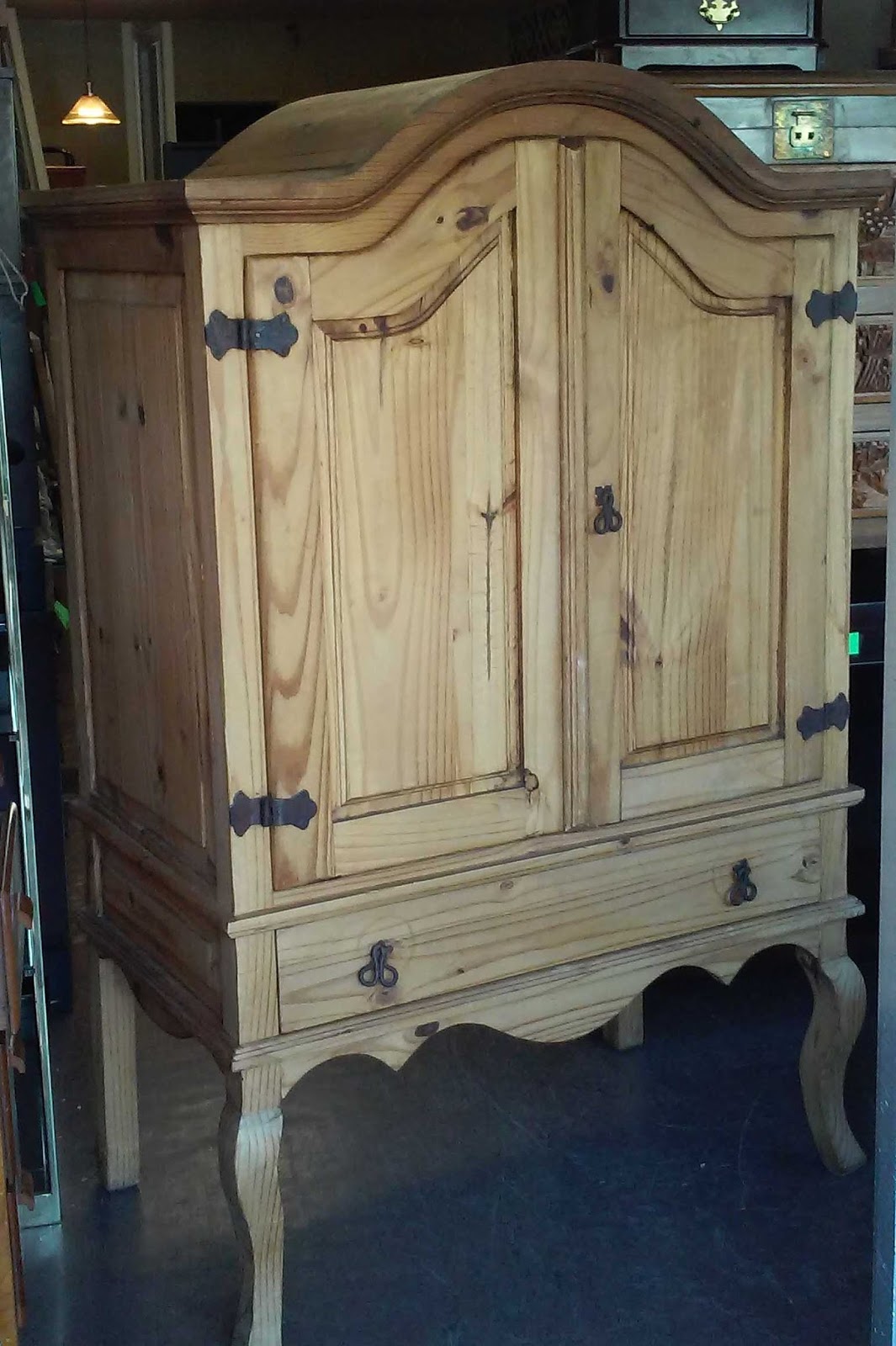 UHURU FURNITURE & COLLECTIBLES: SOLD **REDUCED ...