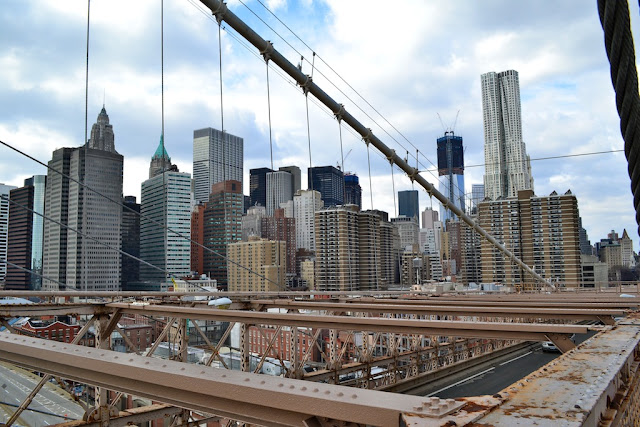 BROOKLYNG BRIDGE - VISTA DO SKYLINE DE MANHATTAN