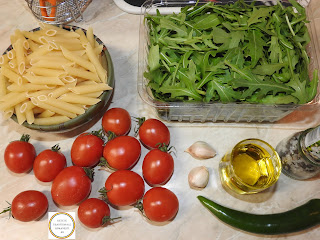 Paste cu rosii si rucola ingrediente reteta penne ulei de masline legume cherry usturoi ardei iute retete culinare mancaruri de post,