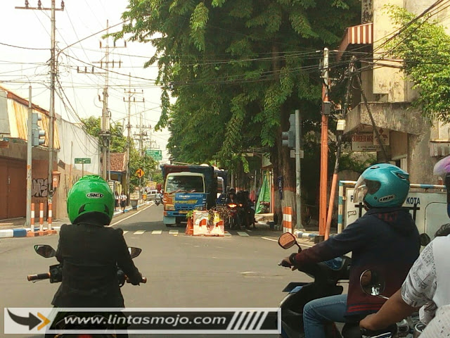 Lalu Lintas Jl Letkol Sumarjo Kota Mojokerto