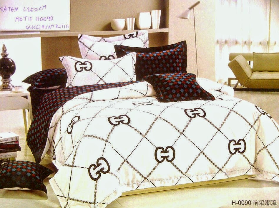 Sprei Jepang Cantik Motif Gucci Hitam Putih