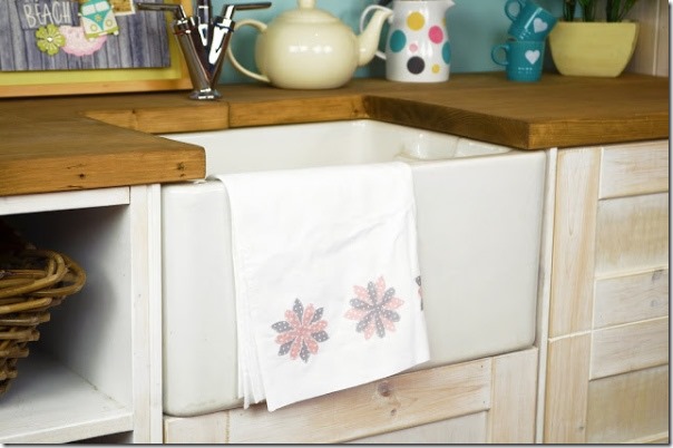 sizzix-bigz-die-delightful-daisy-tea-towel