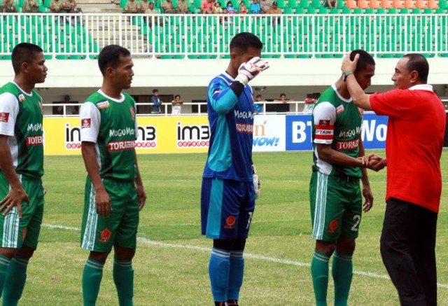 PS TNI vs Persipura Jayapura