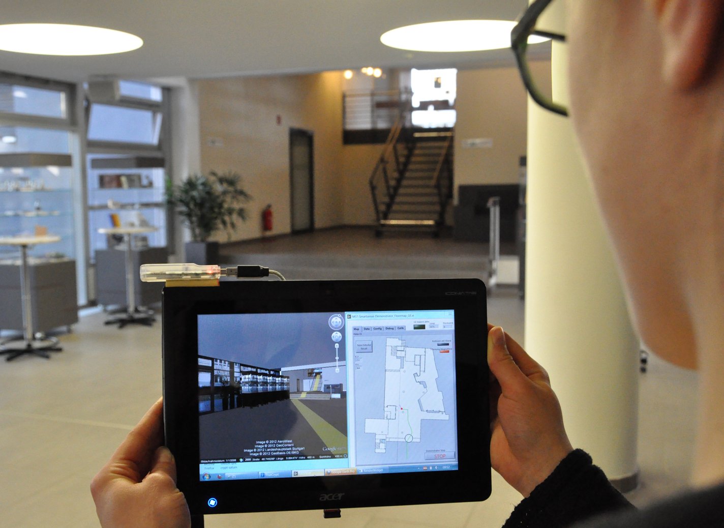 pi25_g_navigating-the-shopping-center.jpg