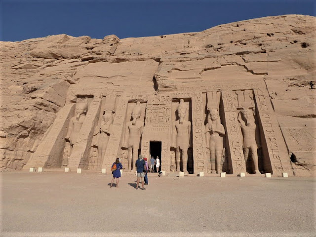 il piccolo tempio di abu simbel