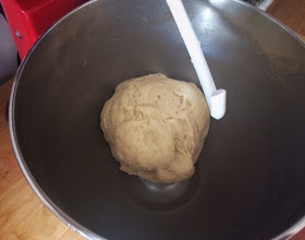 Pan de Muerto. Receta mejicana paso a paso para el Día de Muertos.