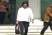 Berkemeja Putih, Sri Mulyani Calon Menteri Pertama Datangi Istana