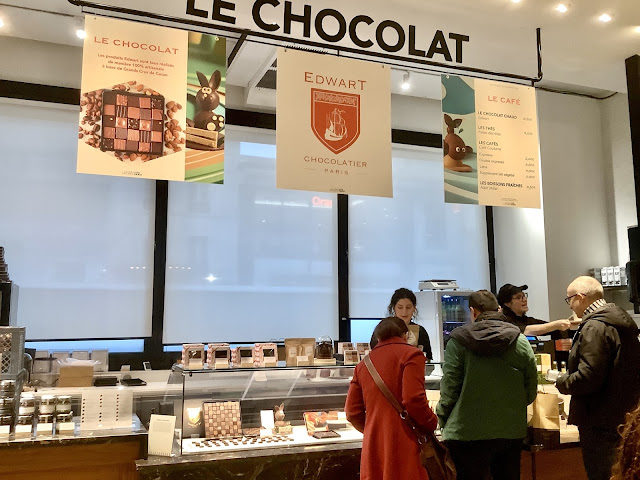 New chocolate stand with shoppers