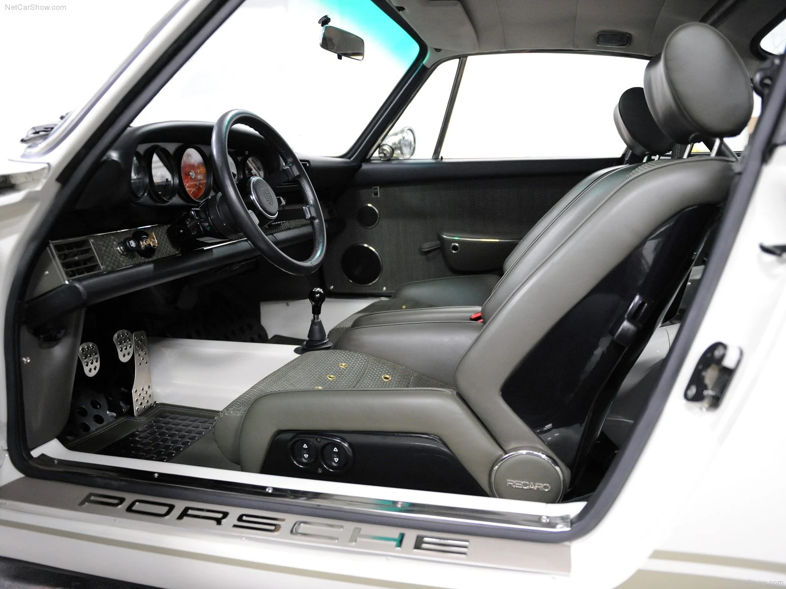 Hình ảnh xe ô tô Singer 911 2011 & nội ngoại thất