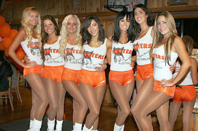 Hooters Girls