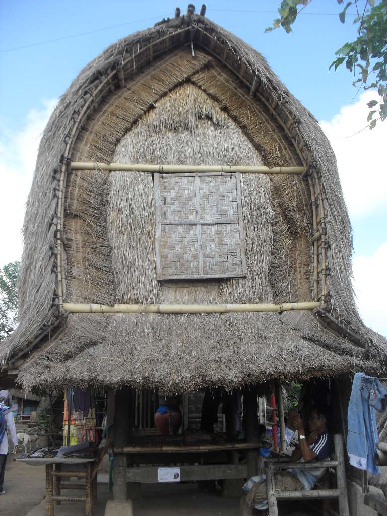 Berbagi: Rumah Adat Indonesia