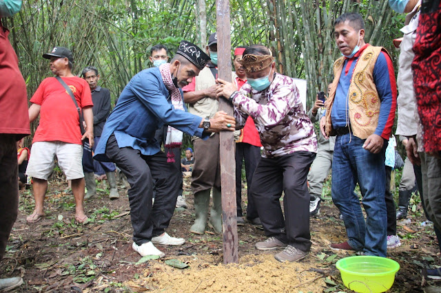 Rangkaian Peringatan Hari Jadi ke-405 Kota Sanggau, Wabup Sanggau Ikuti Ritual Adat Balek Angin Di Desa Lintang Kapuas