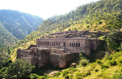 Bhangarh fort story in Hindi Haunted Stories Bhangarh fort Images