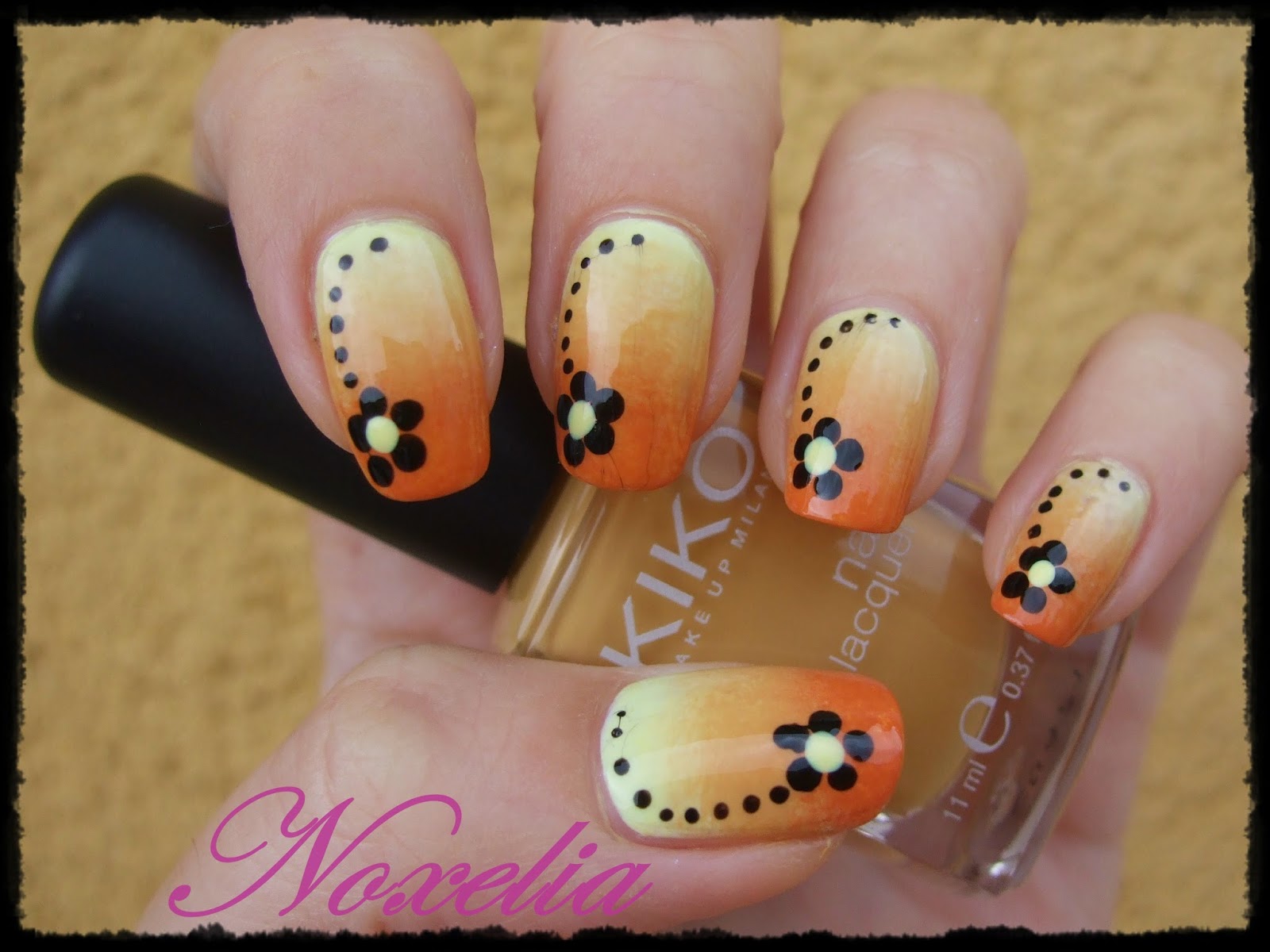 http://mivinailart.blogspot.com.es/2013/10/manicura-pentagrama-reto-colores.html