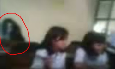 foto hantu di sekolah