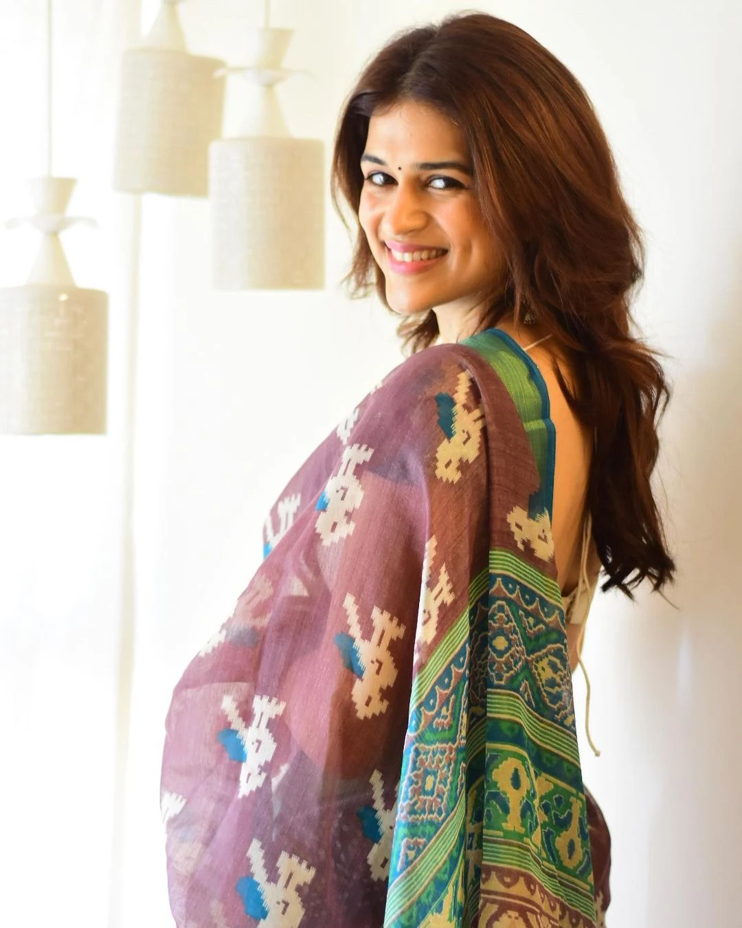 Shraddha Das saree navel hot actress