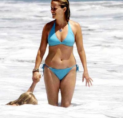 hot reese witherspoon bikini pic