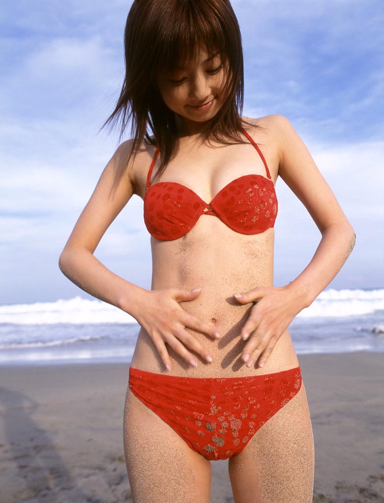 yuko ogura in red bikini photo 02