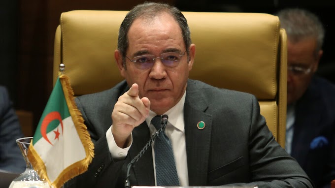  الجزائر تدعو إلى "مفاوضات مباشرة" بين جبهة البوليساريو والمغرب للتوصل إلى حل يضمن تقرير المصير للشعب الصحراوي.