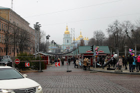 Новогодняя ярмарка во Владимирском переулке