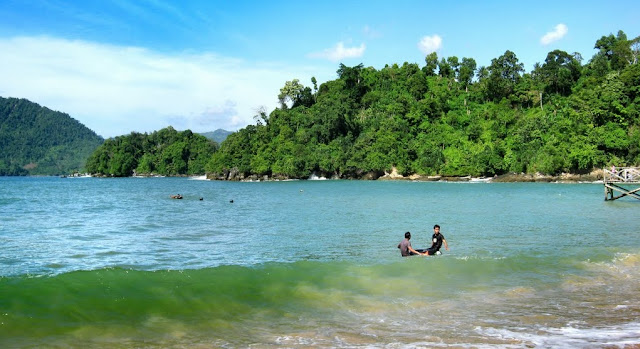 Pantai Karanggongso Trenggalek