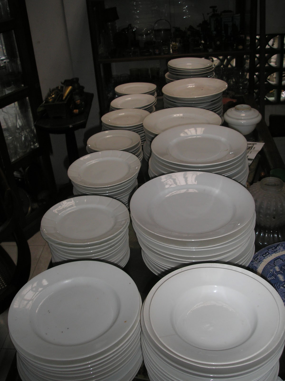 art shop abu malang piring makan keramik  warna  putih 