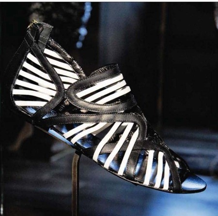 Trussardi-1911-SS-2011-03