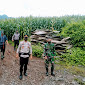 Babinsa Desa Woko, Lakukan Pendampingan Kunjungan Lokasi Kawasan Hutan di Desa Woko
