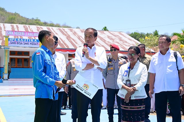 Jokowi Tinjau Fasilitas Sekolah dan Dialog dengan Siswa SMKN 1 Kalabahi    