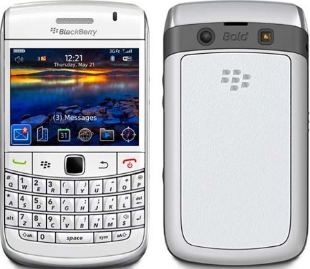 Delta Putih - BlackBerry Bold 9780