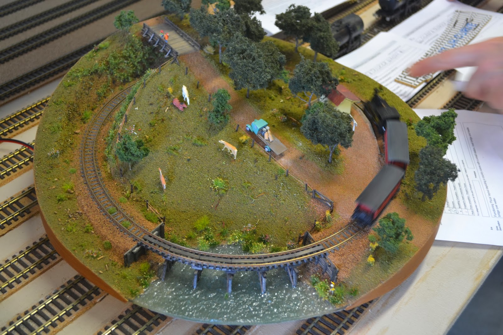 This small N scale diorama was an entry in the modelling competition 