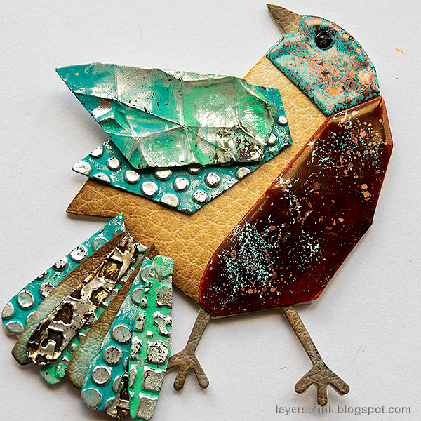 Layers of ink - Steampunk Bird Tutorial by Anna-Karin Evaldsson. Assemble the patchwork bird.