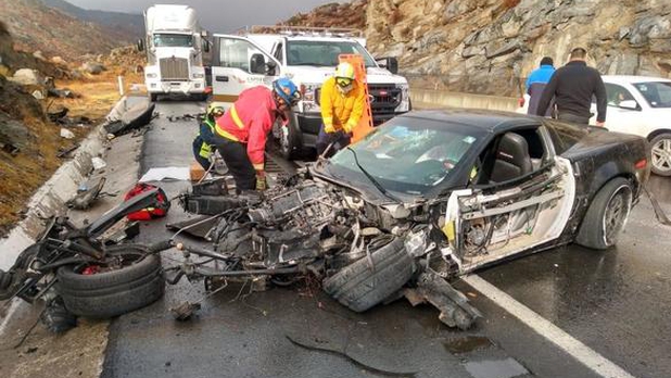 Hombre murió por transmitir en vivo mientras manejaba un Corvette en carretera