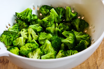 Recipe for Barely-Blanched Broccoli Salad with Feta and Fried Almonds