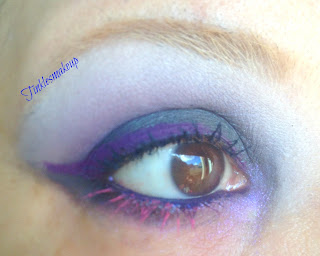 eye_makeup_smoky_grey_and_purple