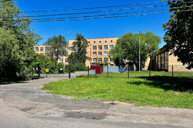 Дуговая улица, Пищевой колледж № 33 (бывший Московский механико-технологический техникум пищевой промышленности (ММТТПП))