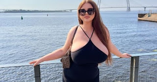 Alenka Pelenka thrills us online with sea view photos, posing in a black sultry outfit