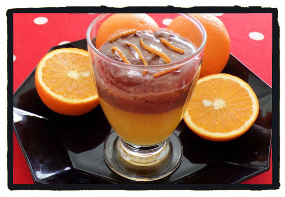 Duo de mousse au chocolat sur lit de jus d'orange