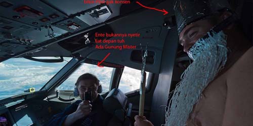 Beredar Foto Pilot Sukhoi Asyik Bergurau Saat Mengemudi Pesawat! [ www.BlogApaAja.com ]