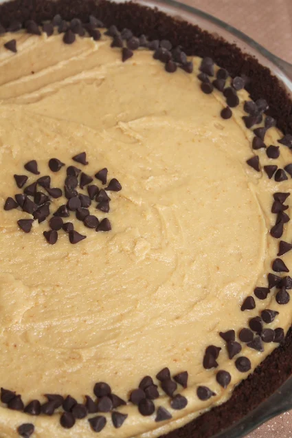 Close up of the top of a finished peanut butter pie.