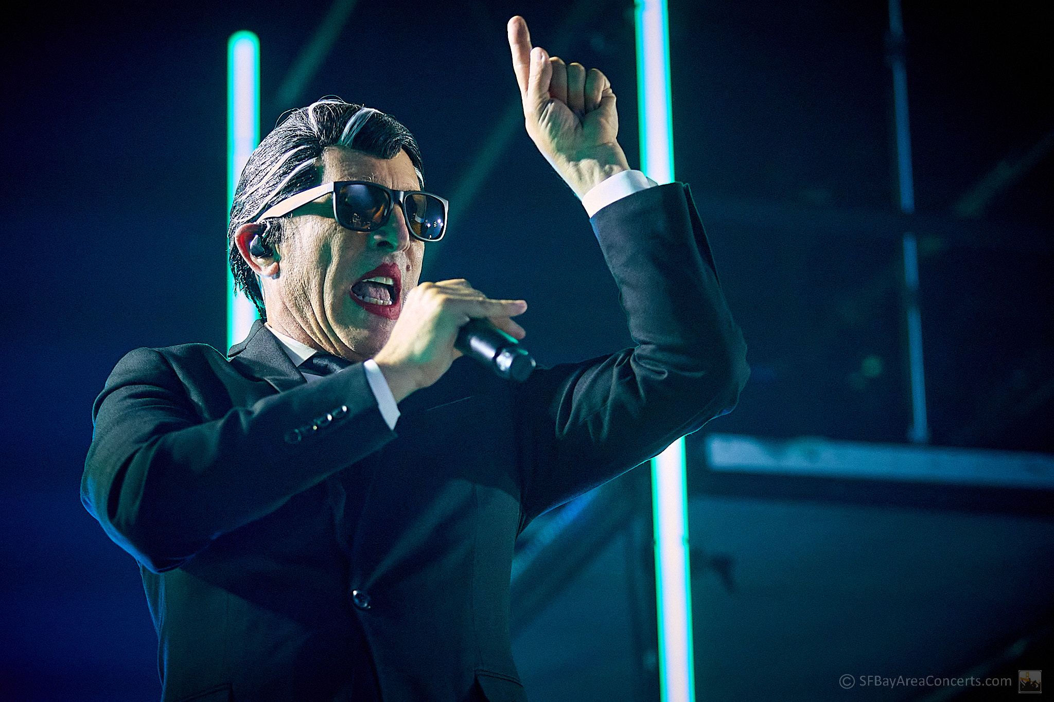 Agent Dick Merkin (Maynard James Keenan) pointing out photographers @ the Warfield (Photo: Kevin Keating)